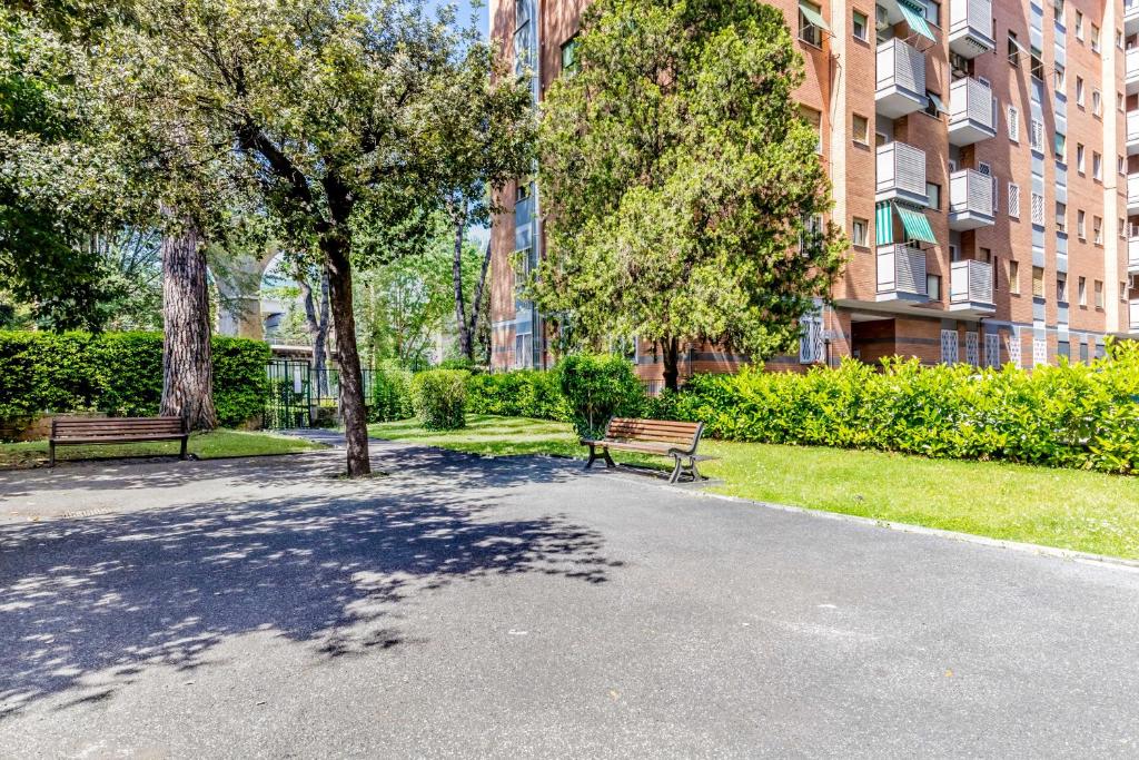 Elegant and spacious apartment facing the subway near the Vatican