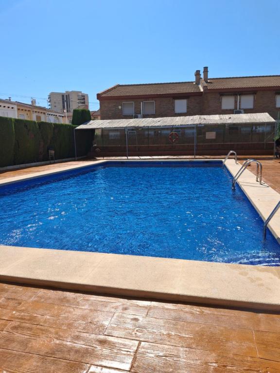 Bazén v ubytování Appartement proche mer avec piscine nebo v jeho okolí