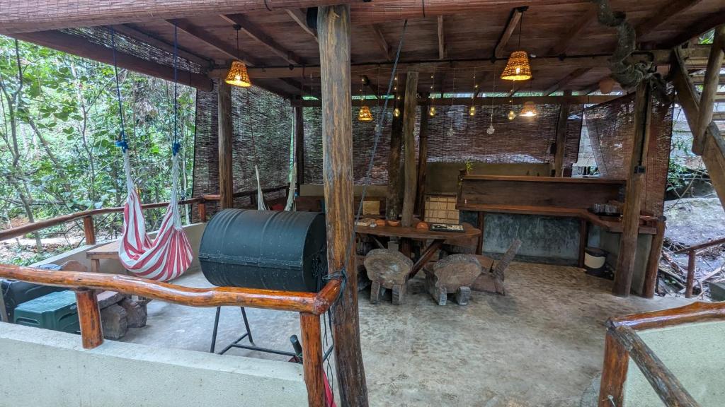 Posezení v ubytování Sudagala Jungle Glamping
