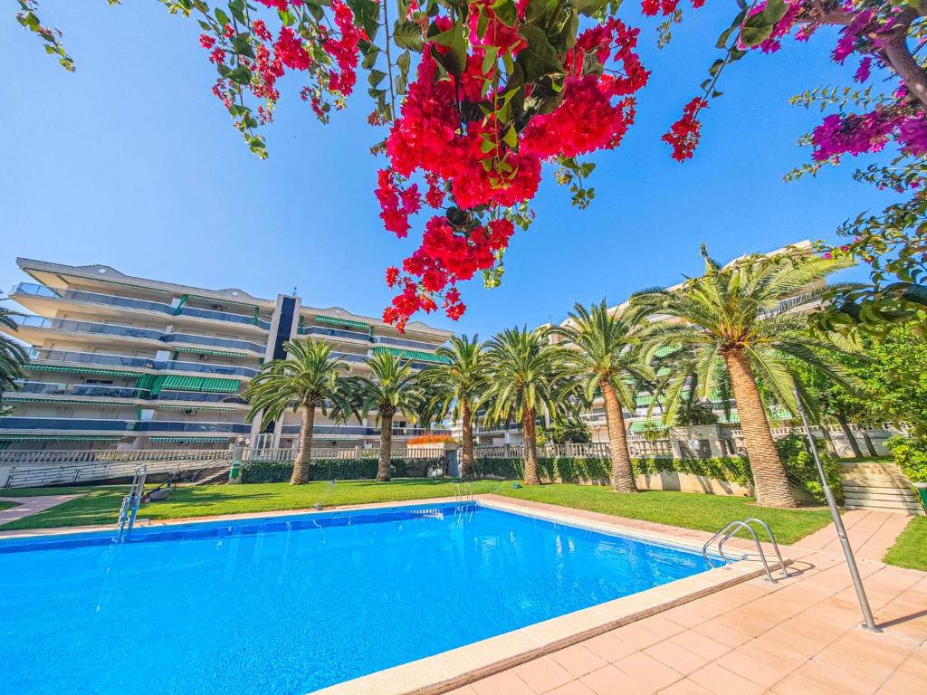 LITORAL COSTA DORADA - LIVING PARK Only families