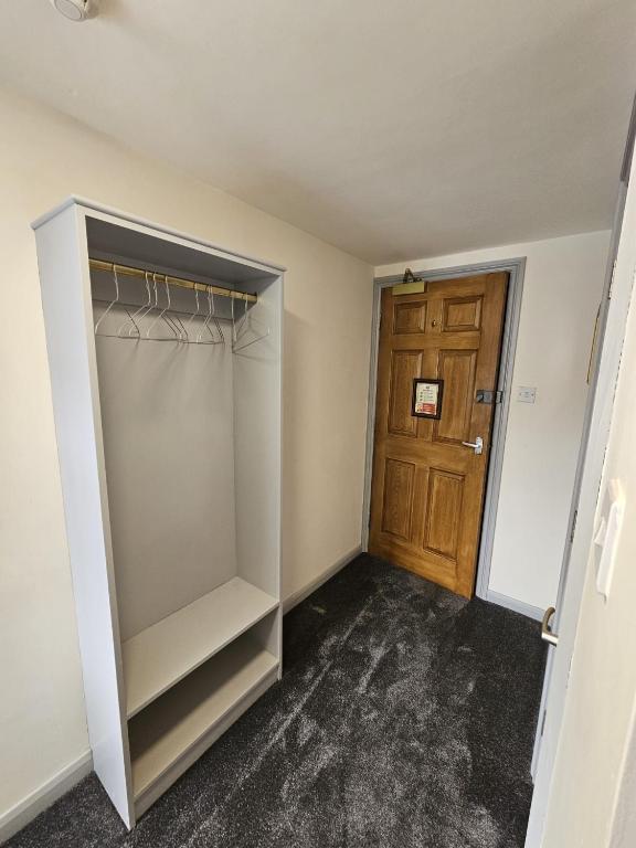 Black Bull - Budget Single Room