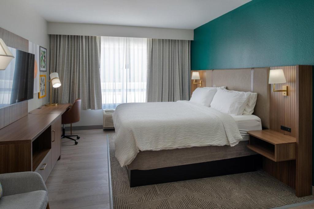 Holiday Inn Rock Hill by IHG - Standard King Room