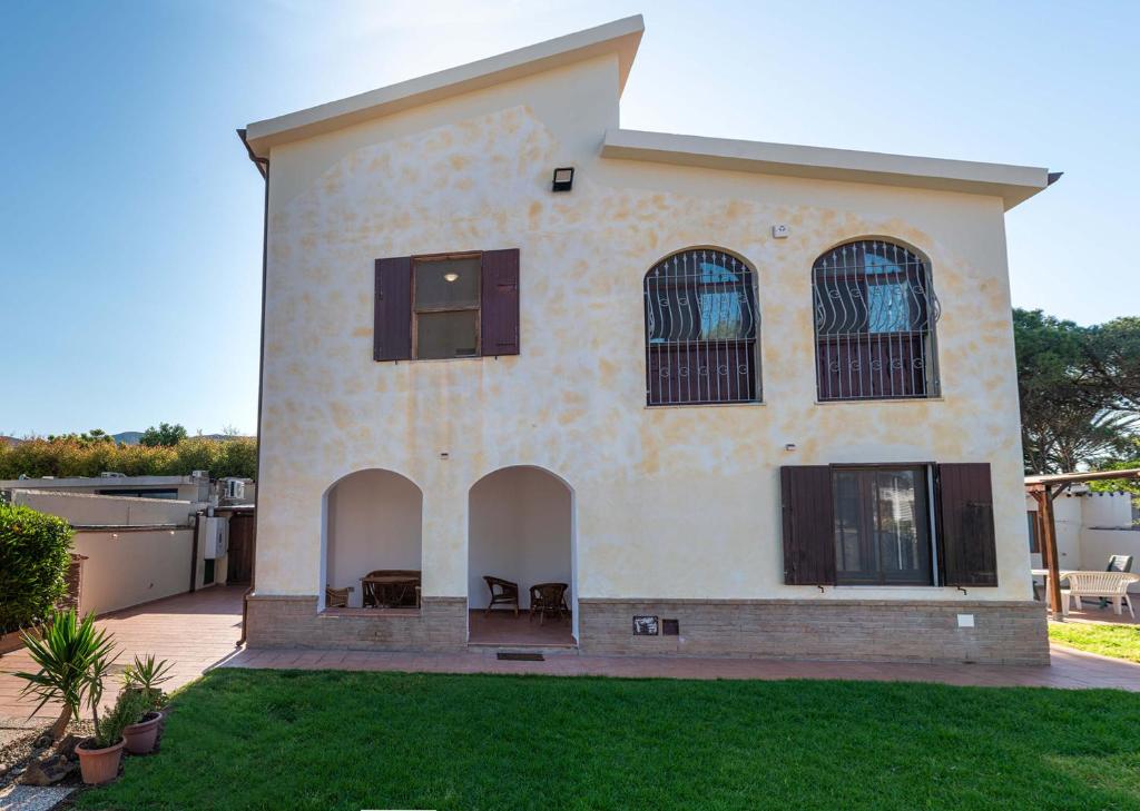 Το κτήριο όπου στεγάζεται  η παραθεριστική κατοικία