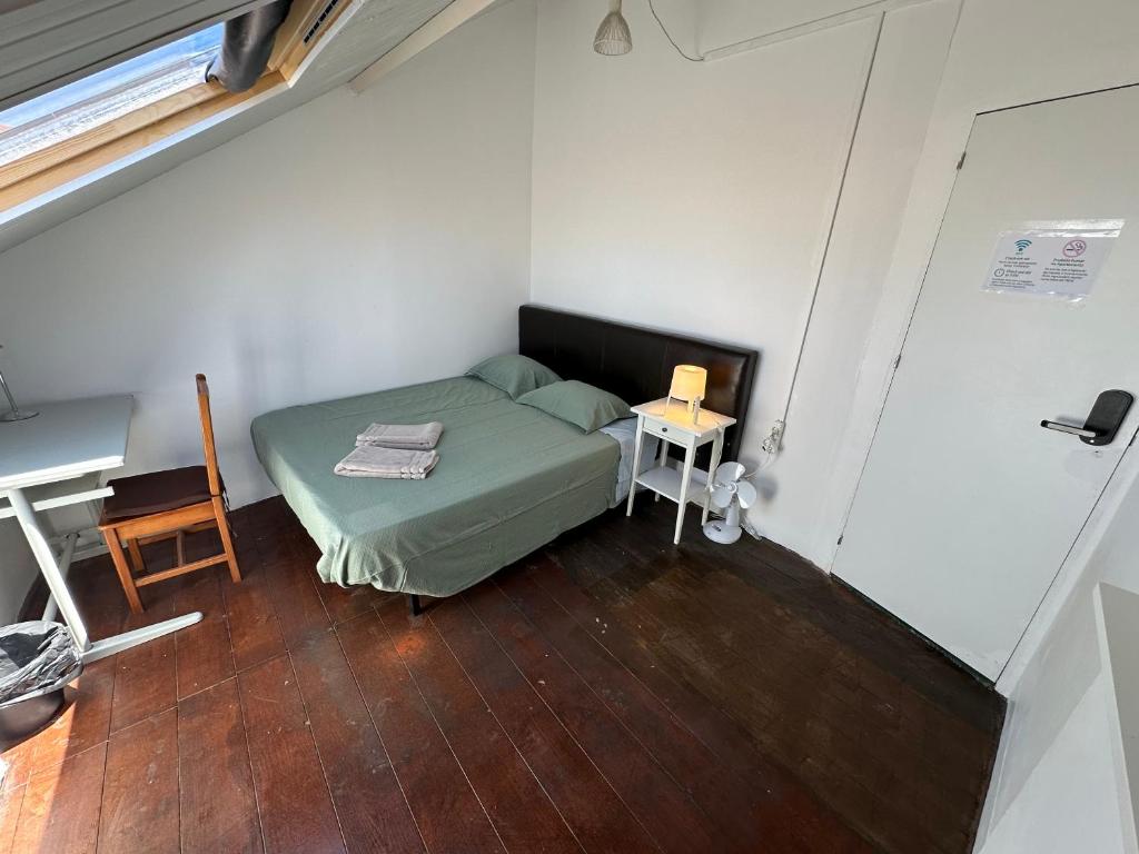 Stay In Aveiro - Tweepersoonskamer Met Gedeelde Badkamer