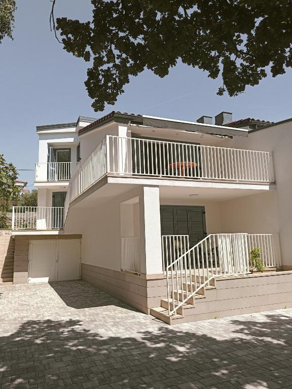 Budova, kde se apartmán nachází
