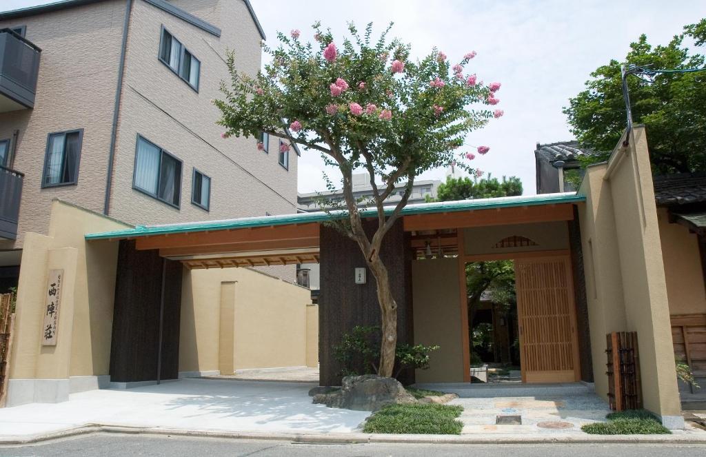 Budova, kde se ryokan nachází