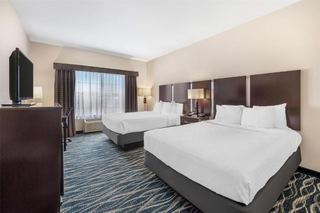 Best Western Plus Eastgate Inn & Suites photo