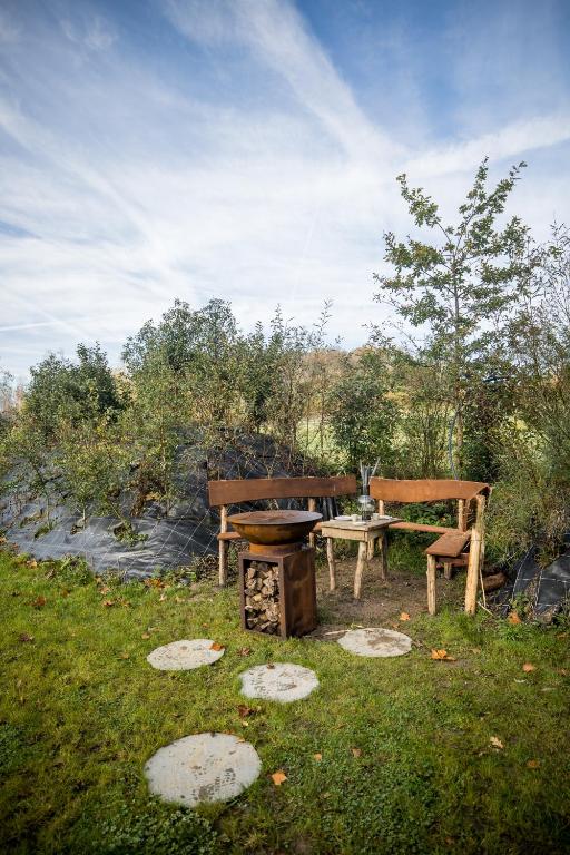Vrt pred nastanitvijo Luxury Glamping Room8 a private hideaway from Brussels