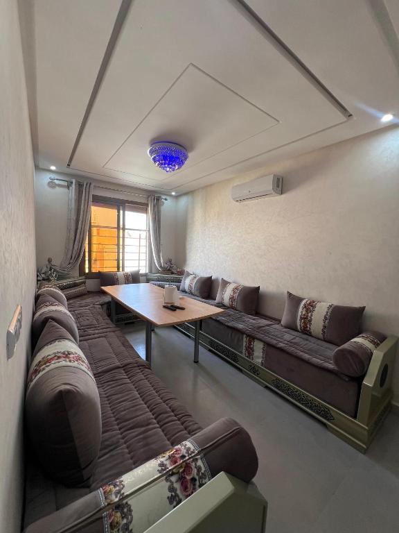 Posezení v ubytování Appartement Irena neuf à 5 min de la plage