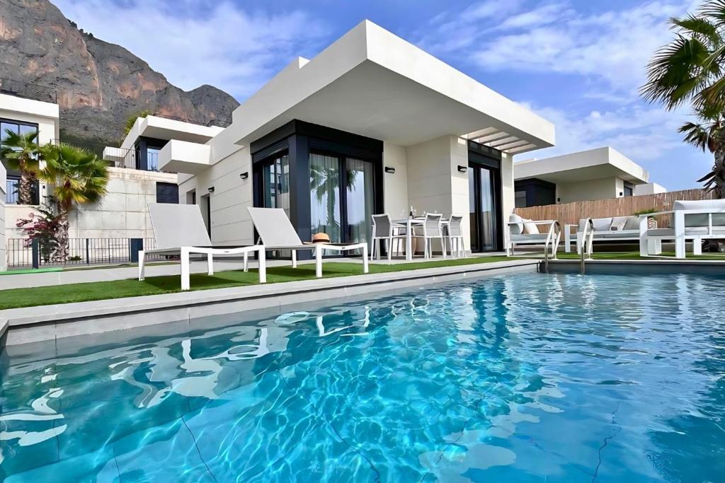Πισίνα στο ή κοντά στο Villa with private pool and stunning vews