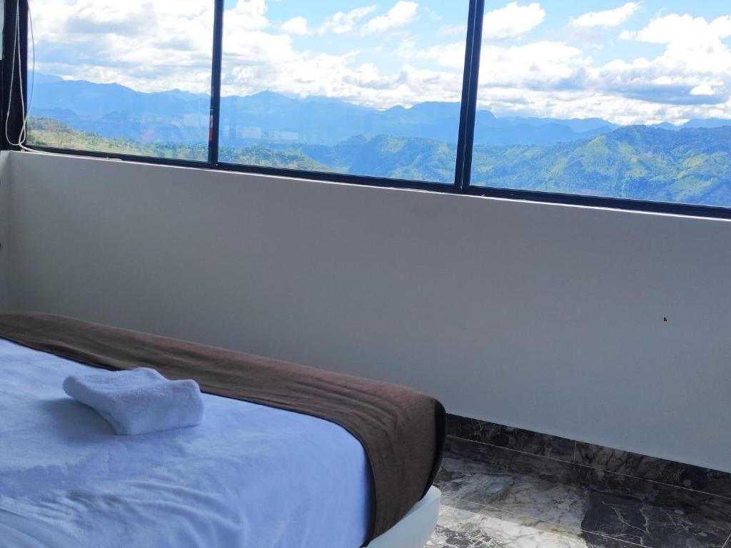 Nespecifikovaný výhled na hory nebo výhled na hory při pohledu z hotelu