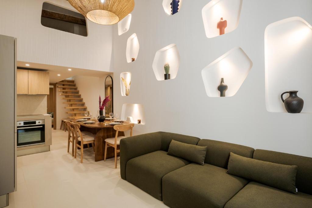KALLISTE - NEW AC- Old town-Walk to everything - Beach- Restaurants-Supermarkets