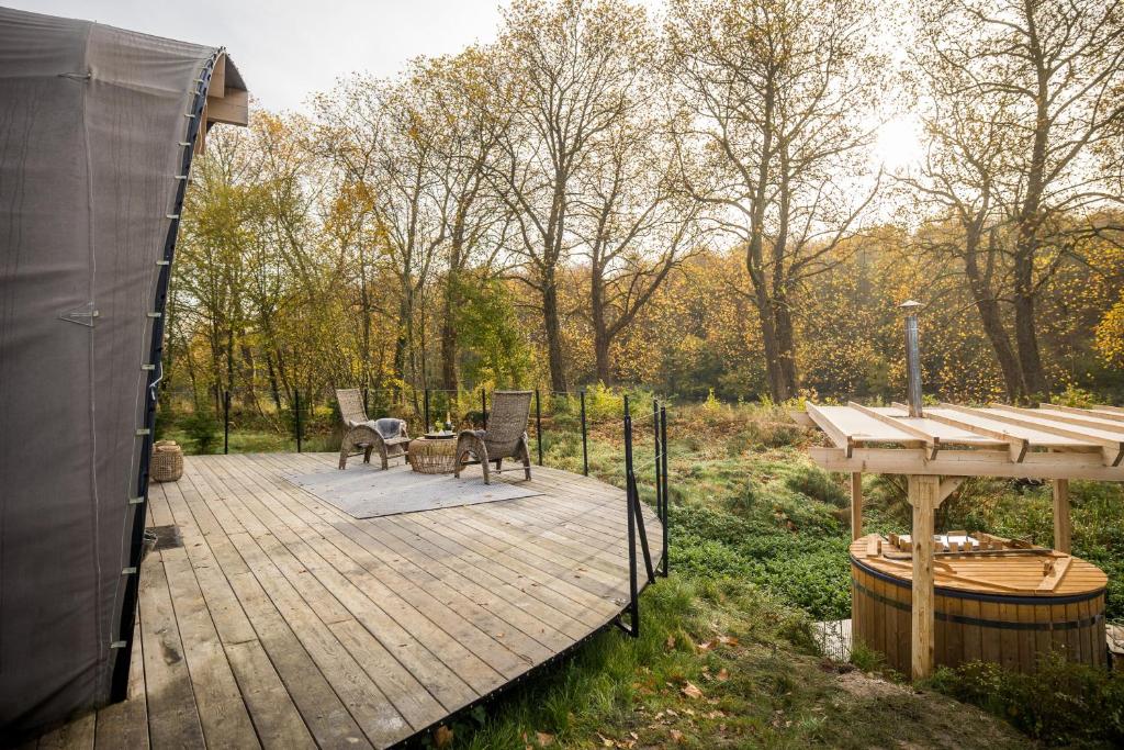 Vrt pred nastanitvijo Luxury Glamping Room8 a private hideaway from Brussels