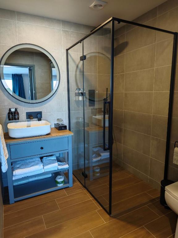 Koupelna v ubytování Pinnacle Suites Hotel