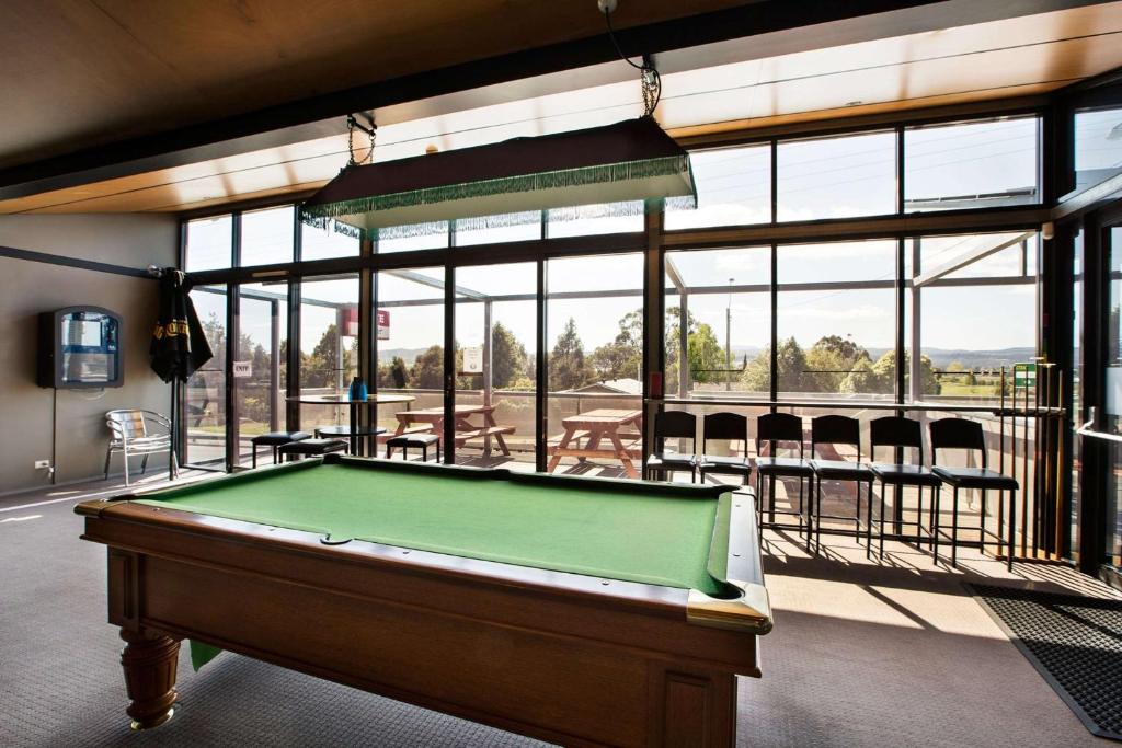 Nightcap at Riverside Hotel - Resim 4