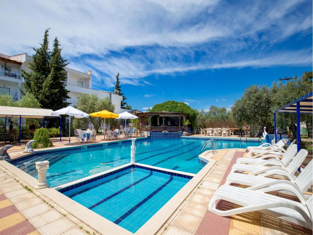 Bazén v ubytování Astris Sun Hotel nebo v jeho okolí