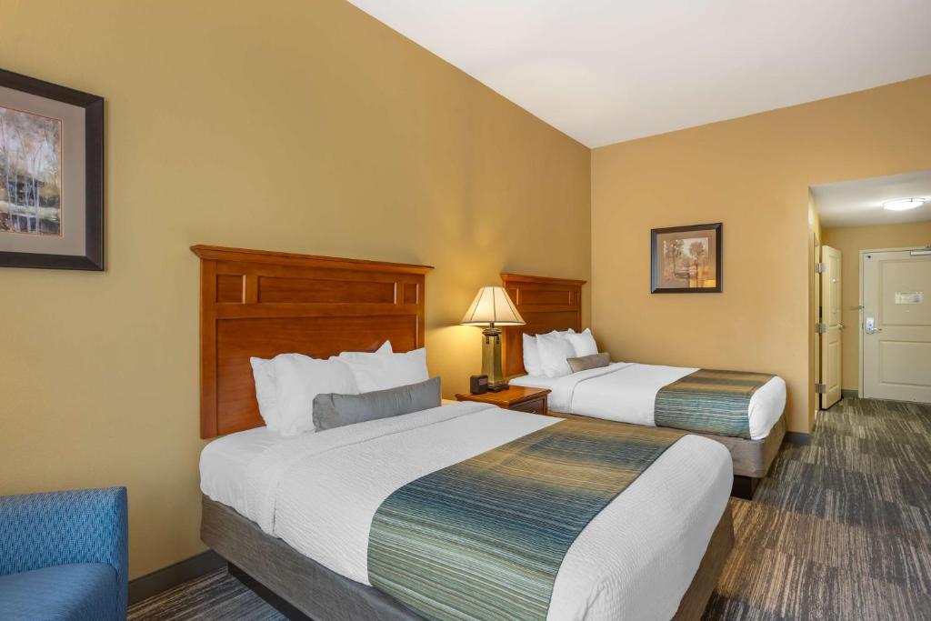Best Western PLUS University Park Inn & Suites photo