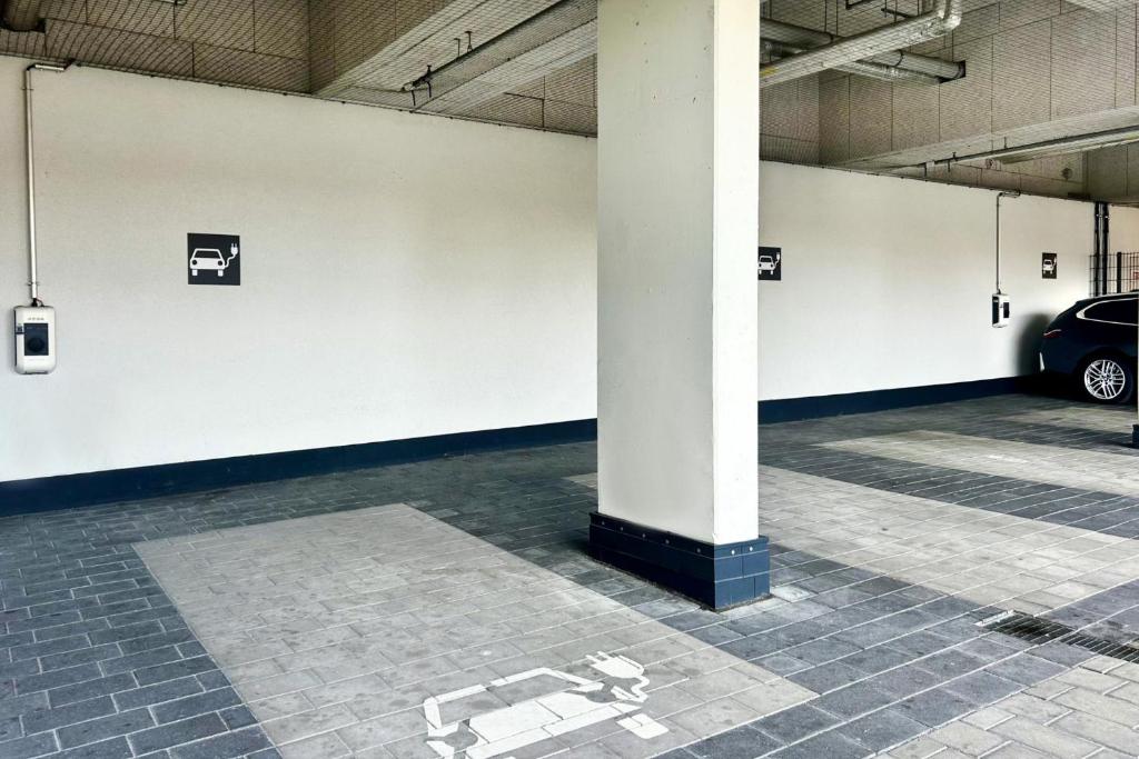 Holiday Inn - the niu, Yen Hamburg City by IHG - Resim 5