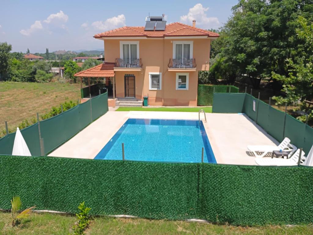 Πισίνα στο ή κοντά στο Villa Mayki