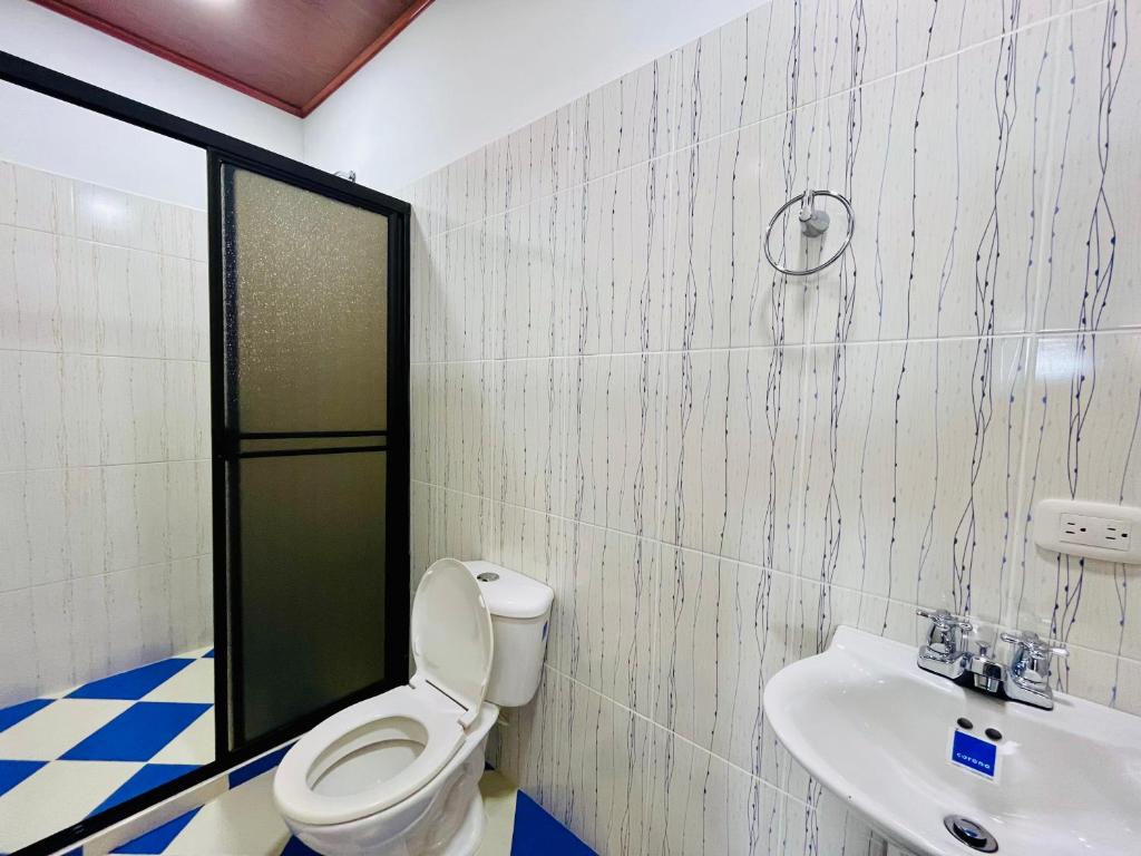 Koupelna v ubytování Aparta Hotel Horinthia