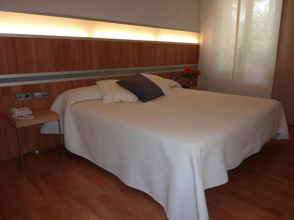 Hotel El Mesón reserva habitación