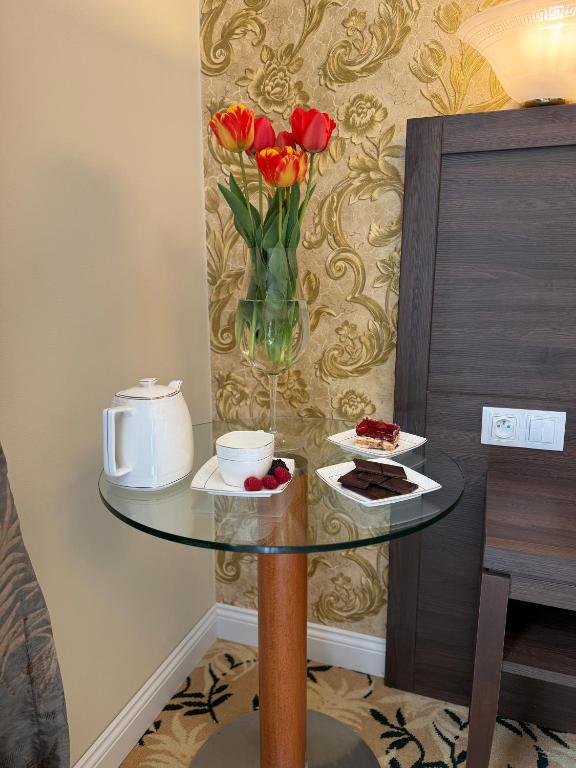 Příslušenství pro přípravu čaje a kávy v ubytování Hotel Rudolf II Karlovy Vary