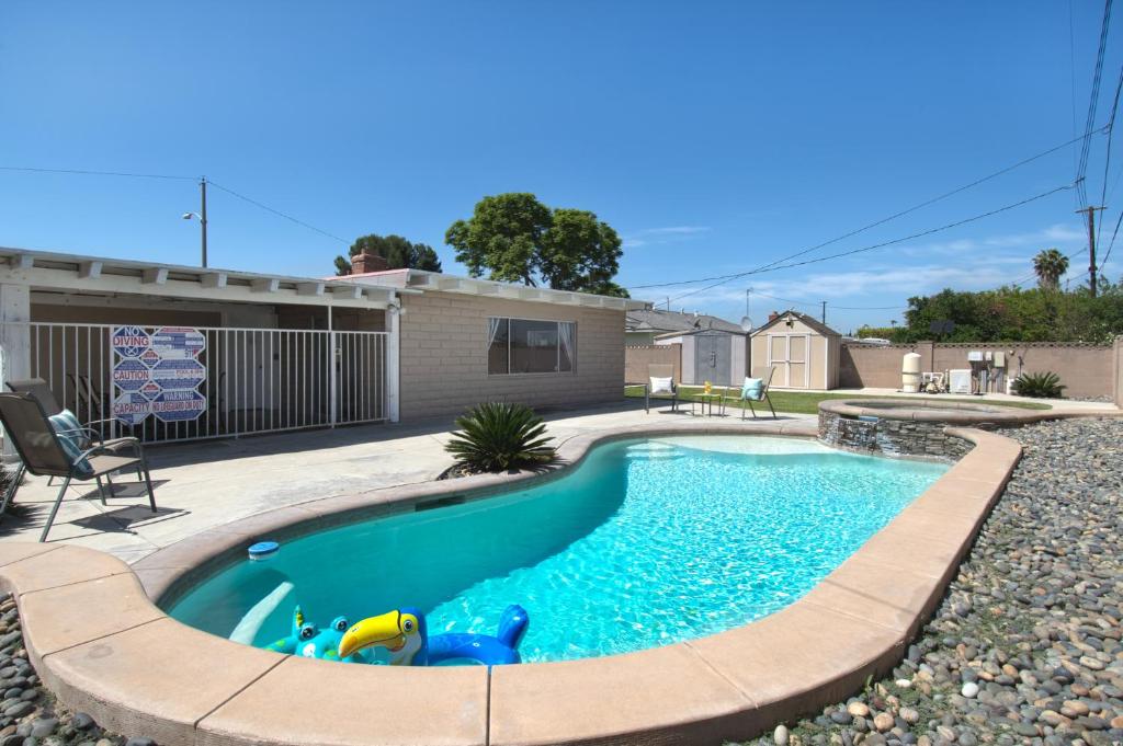 Πισίνα στο ή κοντά στο F-18 Babes in Toyland