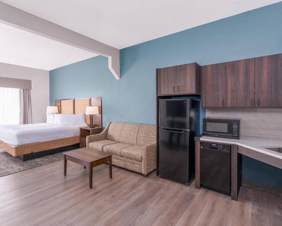 Kuchyň nebo kuchyňský kout v ubytování Best Western Plus Frontier Inn