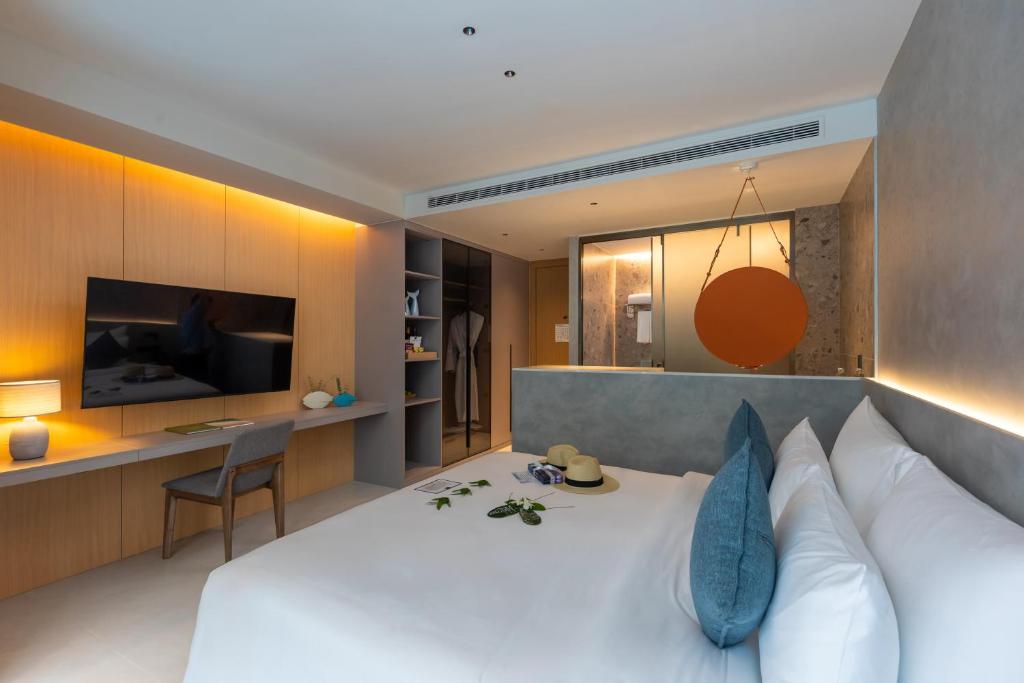 Kora Beach Resort Phuket - 4