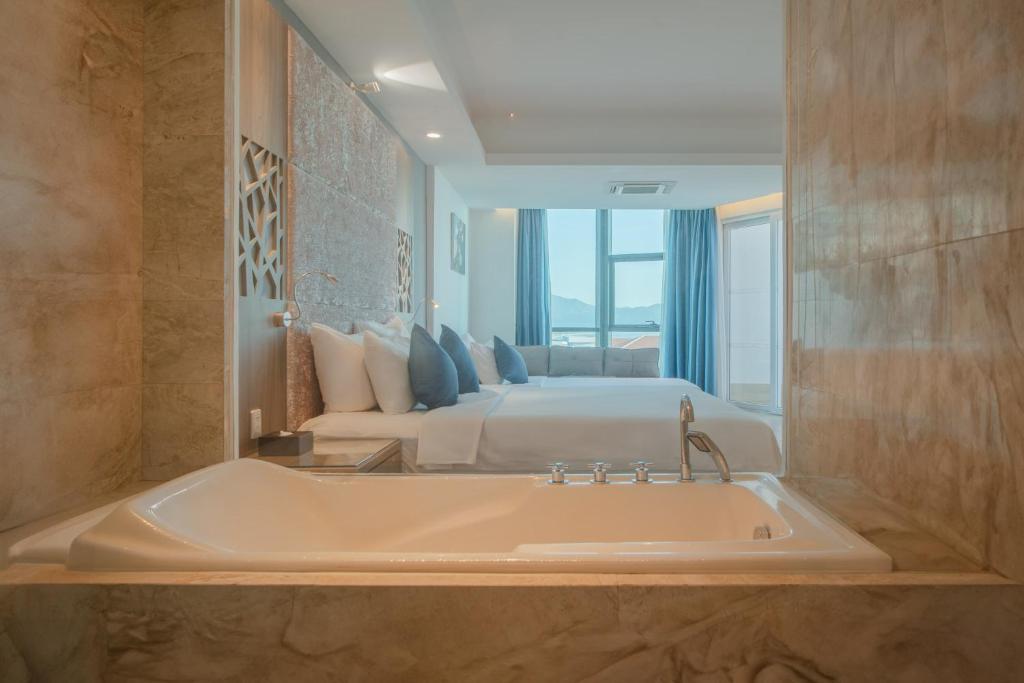 Phòng Deluxe 3 Người Nhìn Ra Biển