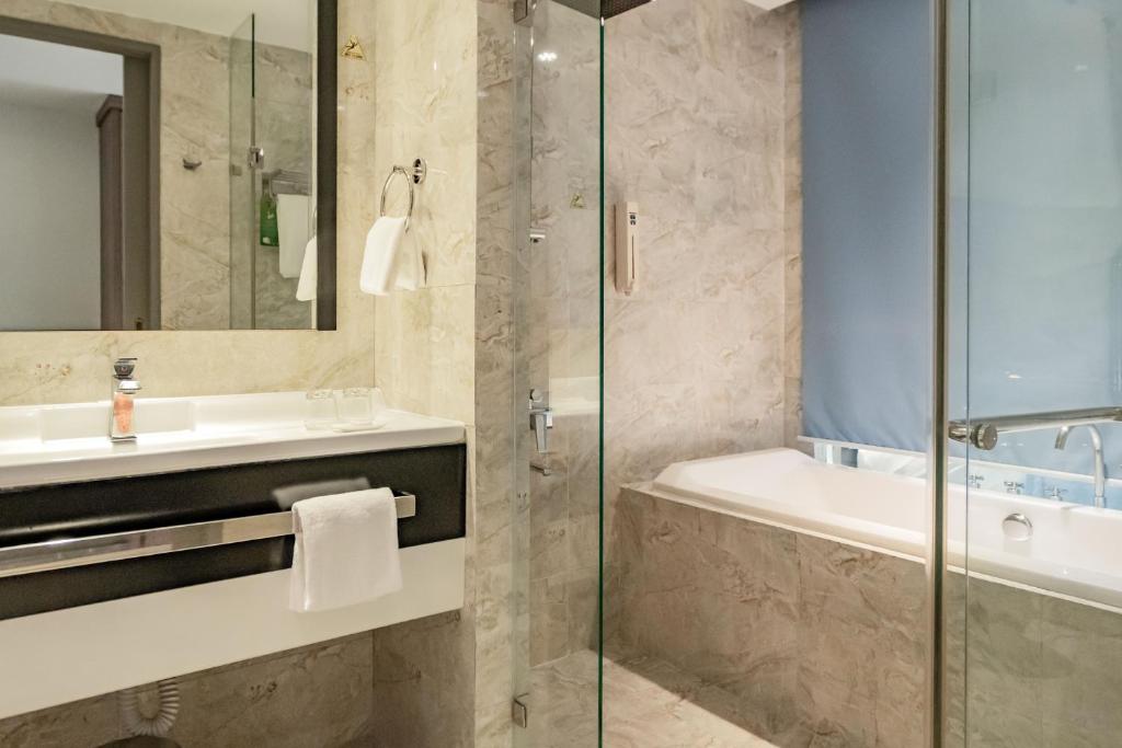 Suite Gia Đình Deluxe