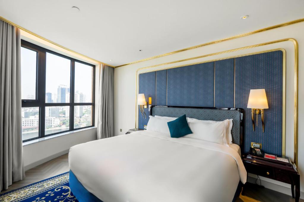 Suite Golden