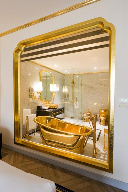 Phòng Golden Deluxe Có Giường Cỡ King