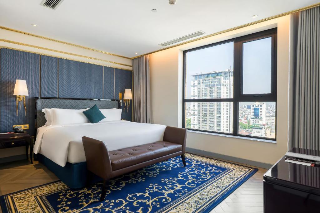 Golden Classic King Room