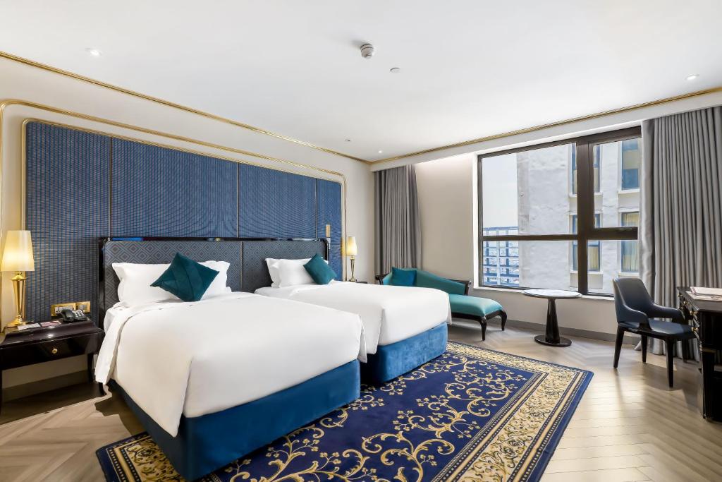 Golden Classic Twin Room