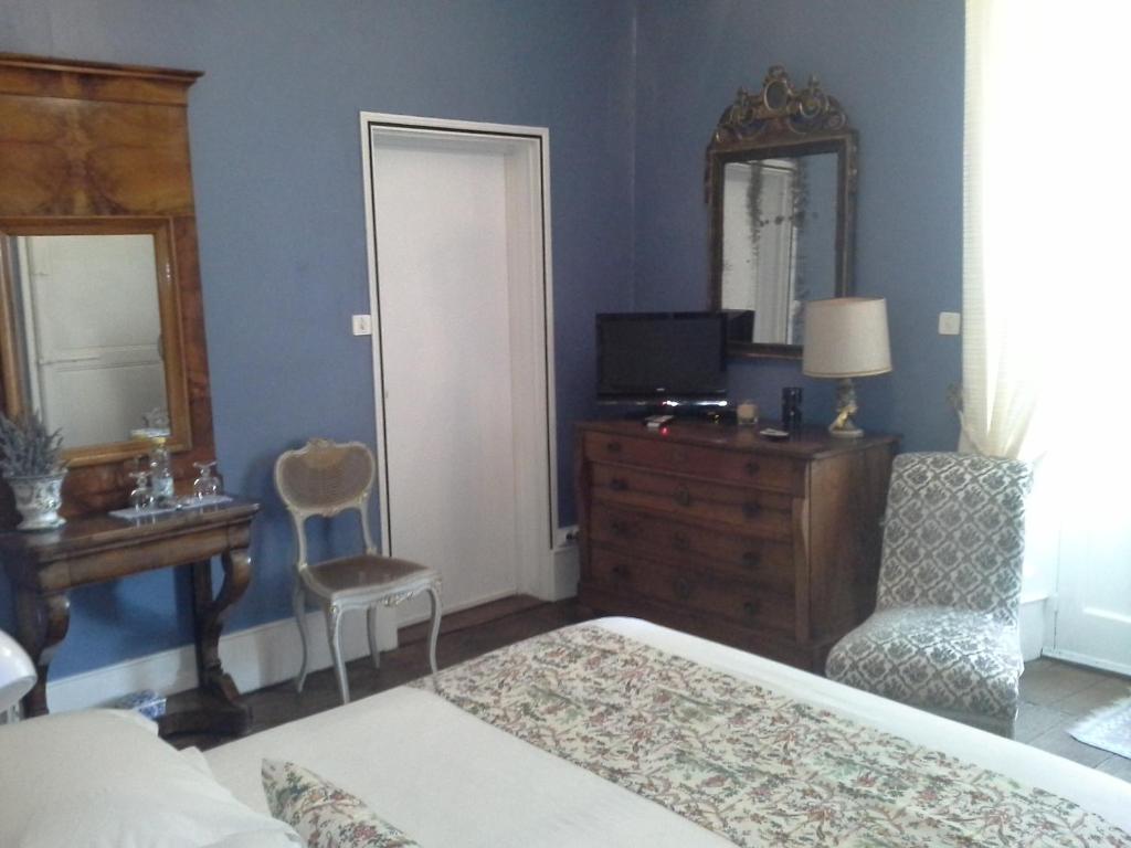Le Logis De Ruelle - Chambre Double Avec Vue Sur Jardin