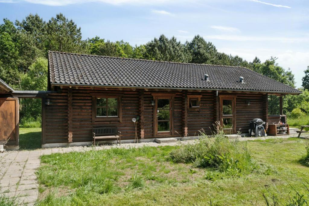 Fotografie z fotogalerie ubytování Nordic Log Cabin With Views Over The Fields v destinaci Hals