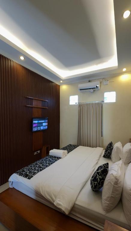 Ocho Bali Surf Camp - 1