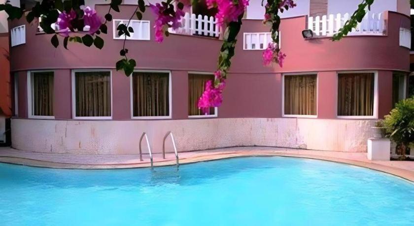 Bazén v ubytování Diamond Resort Bien Hoa nebo v jeho okolí