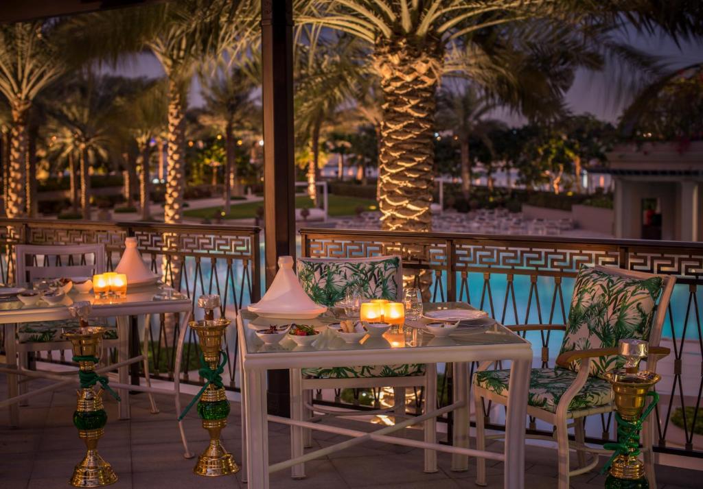 Bazén v ubytování Palazzo Versace Dubai nebo v jeho okolí