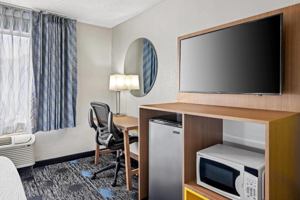 Days Inn by Wyndham Chattanooga/Hamilton Place photo