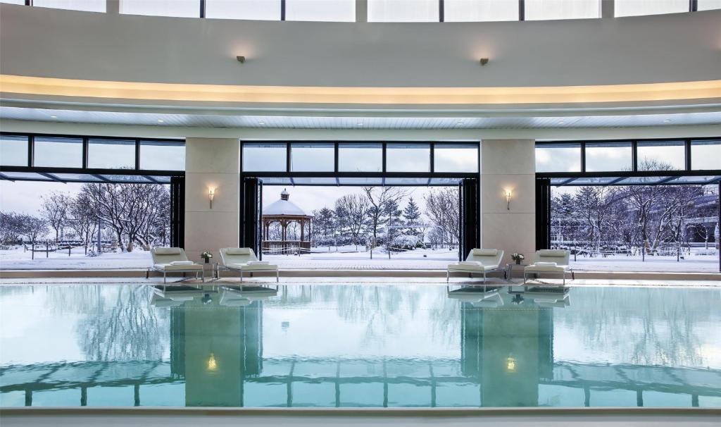 Bazén v ubytování Grand Hyatt Incheon nebo v jeho okolí