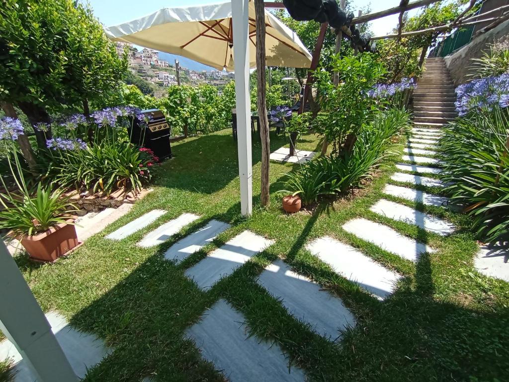 حديقة خارج Casa Mia