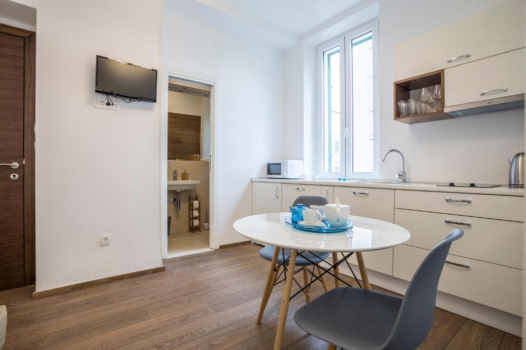 Luxury Accommodation Marino - 10