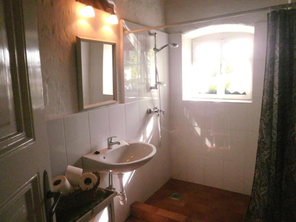 Koupelna v ubytování Kapolcs Cottage