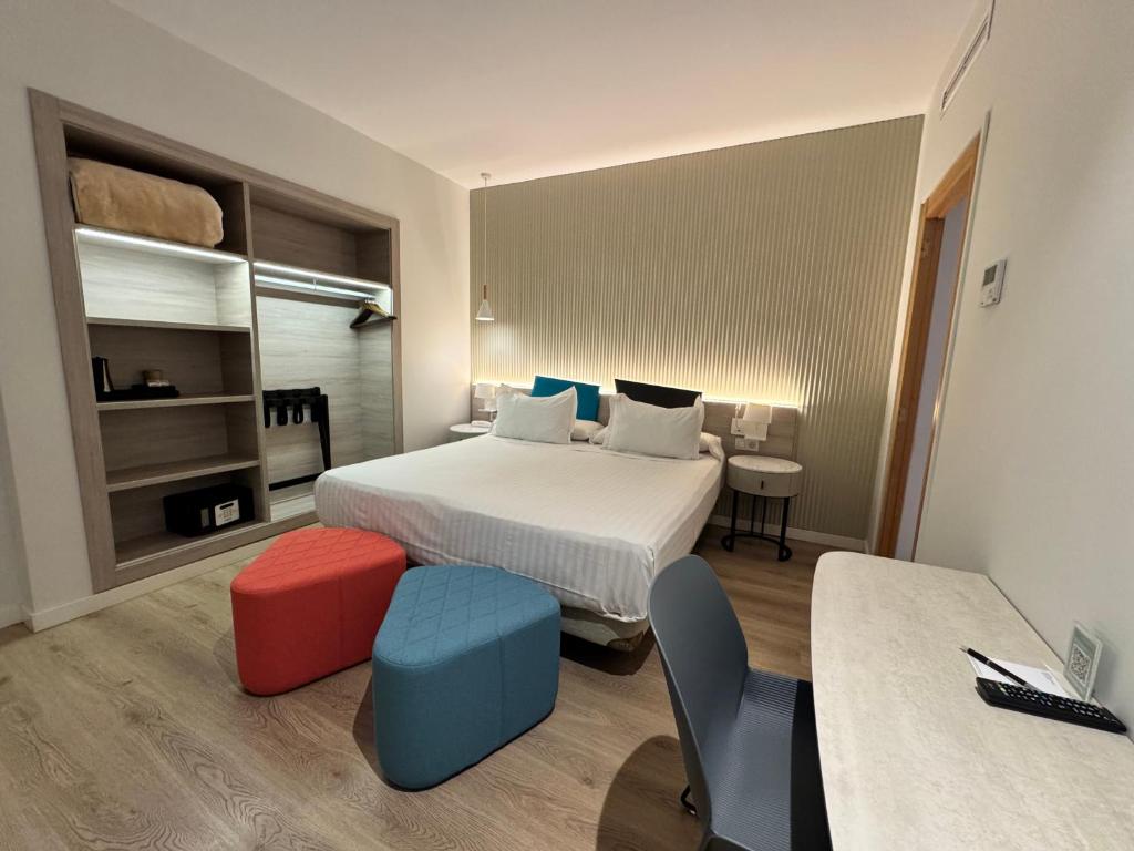 Hotel Mediterraneo Valencia - Resim 4