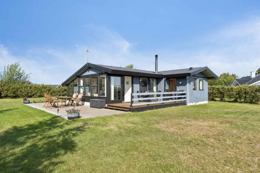 Το κτήριο όπου στεγάζεται  η παραθεριστική κατοικία