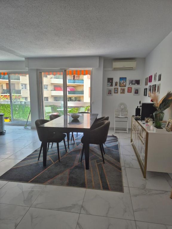 Grand appartement près de la mer