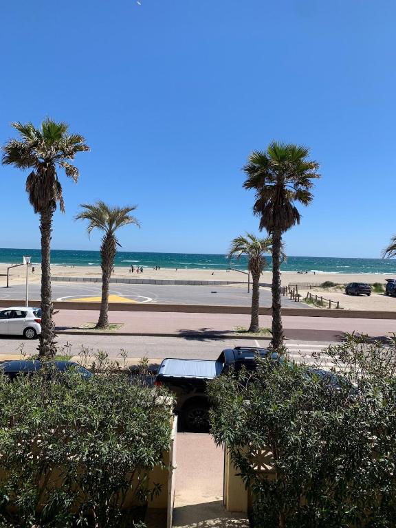110m2 les pieds dans l'eau terrasse front de mer