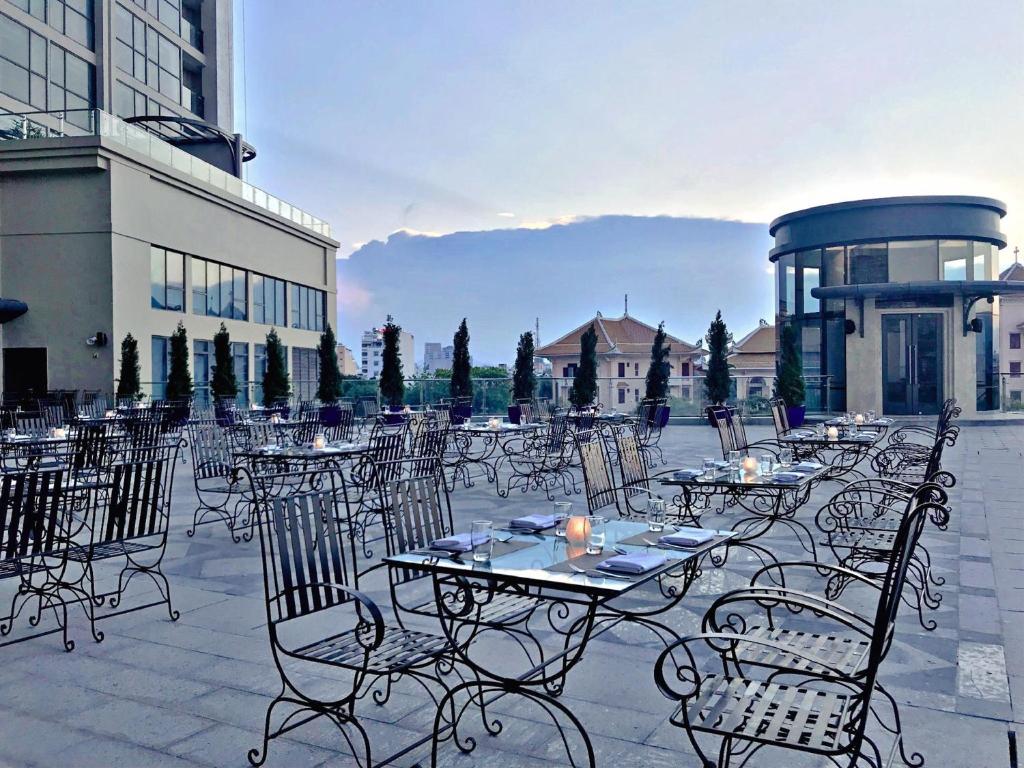 Nespecifikovaný výhled na hory nebo výhled na hory při pohledu z hotelu